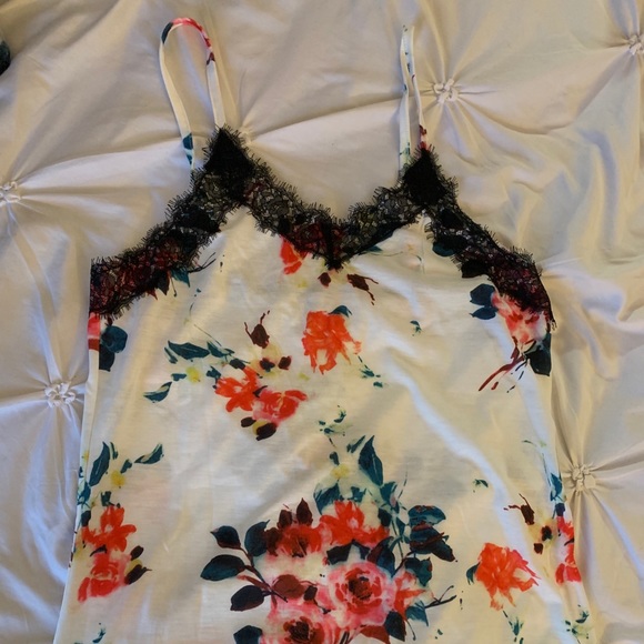 Floral Tank Top - Picture 2 of 3